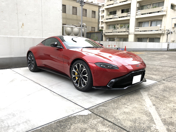 ASTON MARTIN2018-1