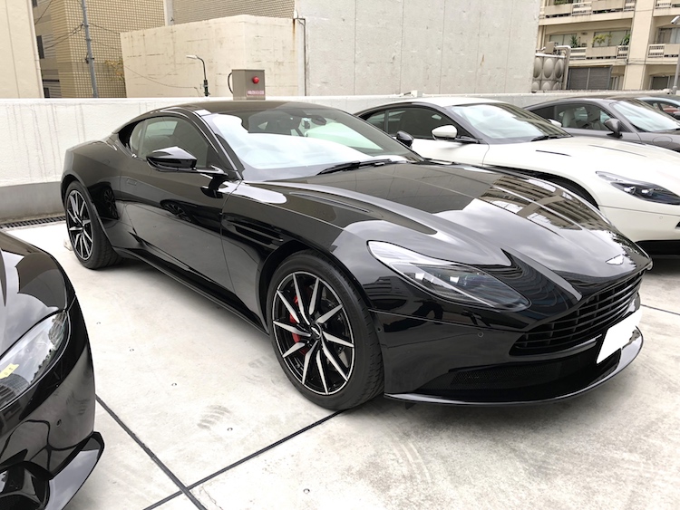 ASTON MARTIN2018-5